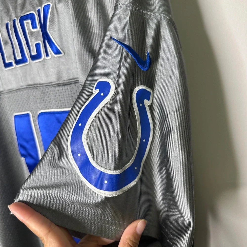 Nike Indianapolis Colts NFL Andrew Luck #12 Alternate Silver Jersey Size 52